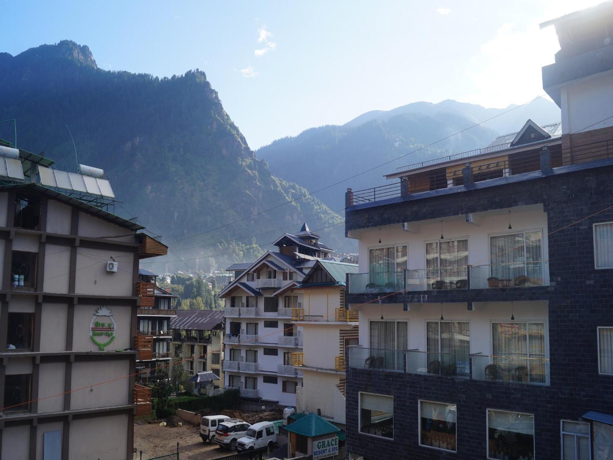 Hotel Manali Queen - Manali (Himachal Pradesh) — Photos 1